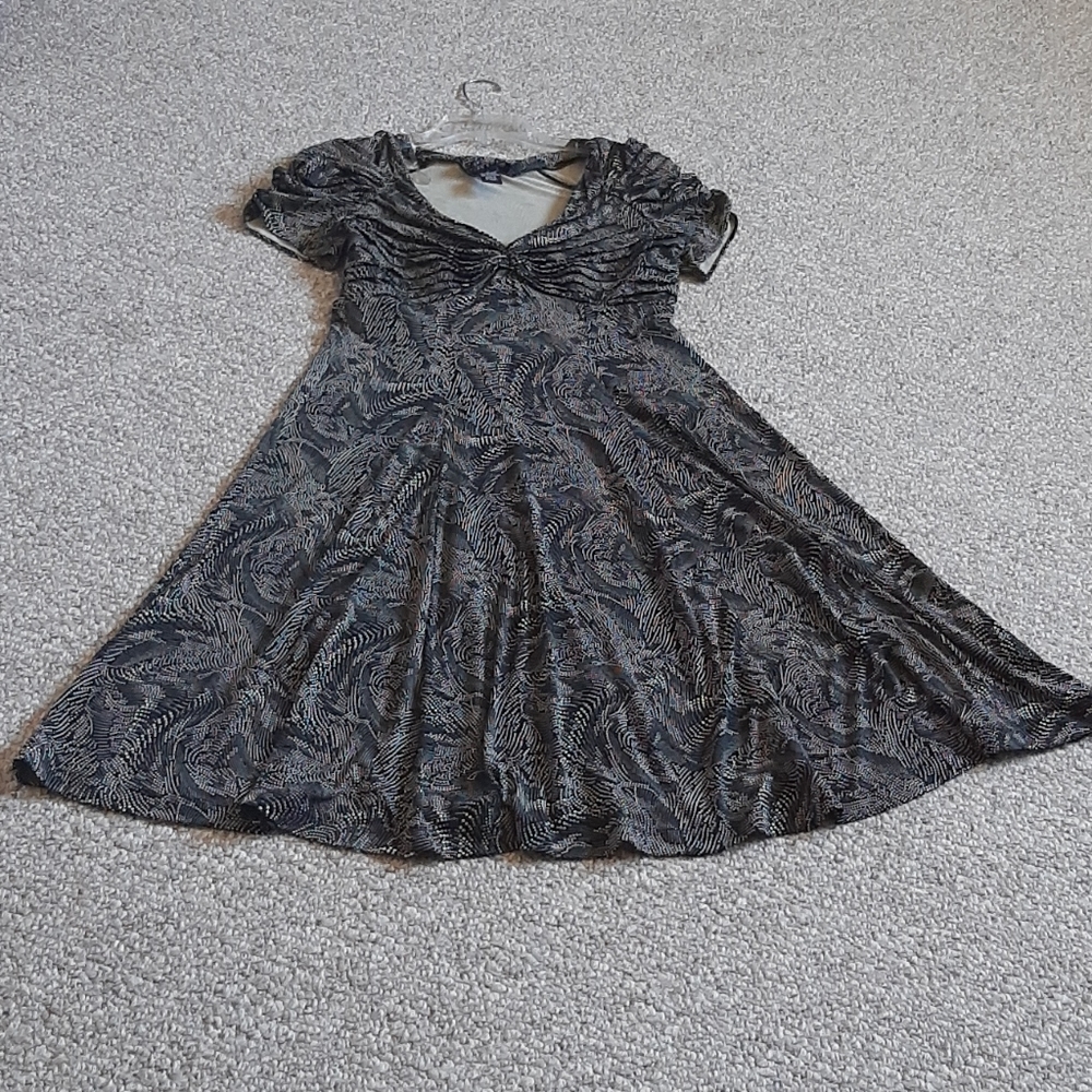 RB Collection Short Sleeves Midi Dress